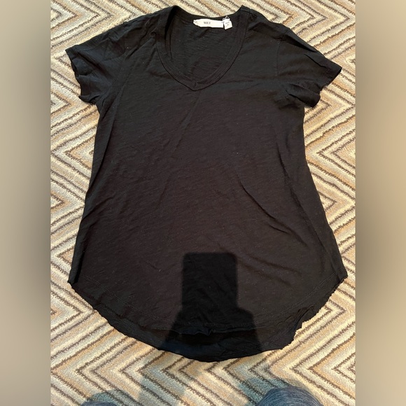 Wilt black color v-neck - Picture 1 of 2